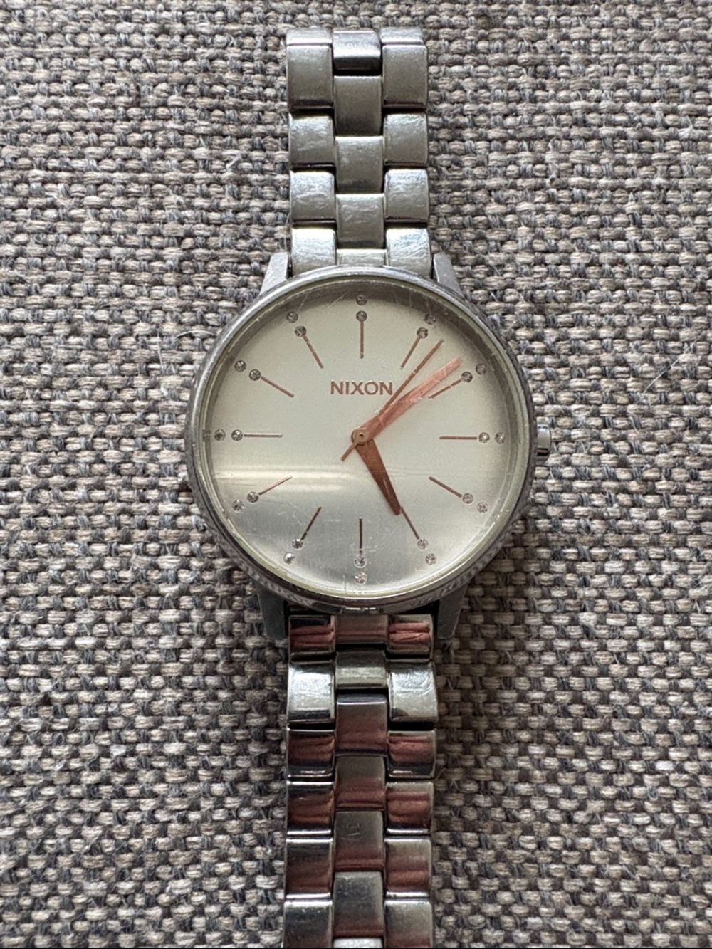 NIXON - Movin’ Out - Kensington Silver Light Gold Crystal Watch